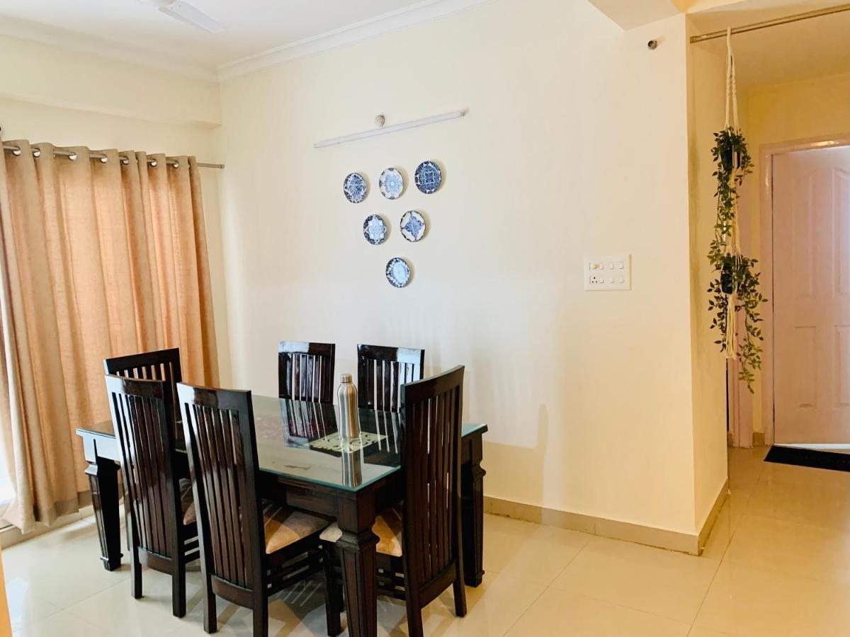 Tranquil Appartement Benares Buitenkant foto