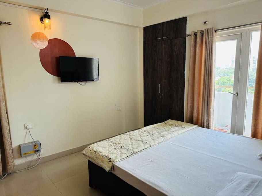 Tranquil Appartement Benares Buitenkant foto