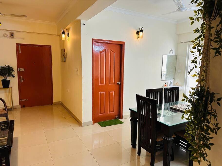 Tranquil Appartement Benares Buitenkant foto